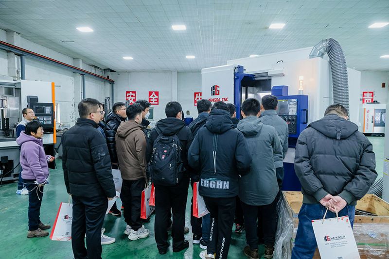 參會企業參觀考察亨嘉智能裝備